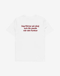 Flörtar på skoj T-shirt – statement merch från Season