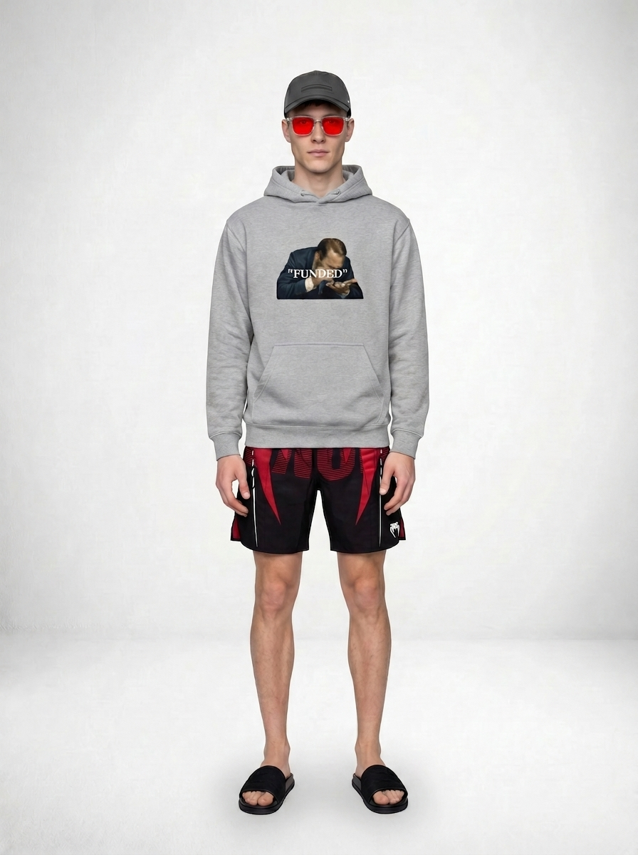 "Funded" Hoodie – statement merch från Season