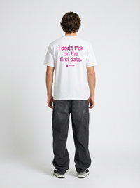 F*ck on the first date T-shirt – statement merch från Season