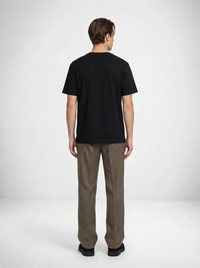 Trogen stammis T-shirt – statement merch från Season