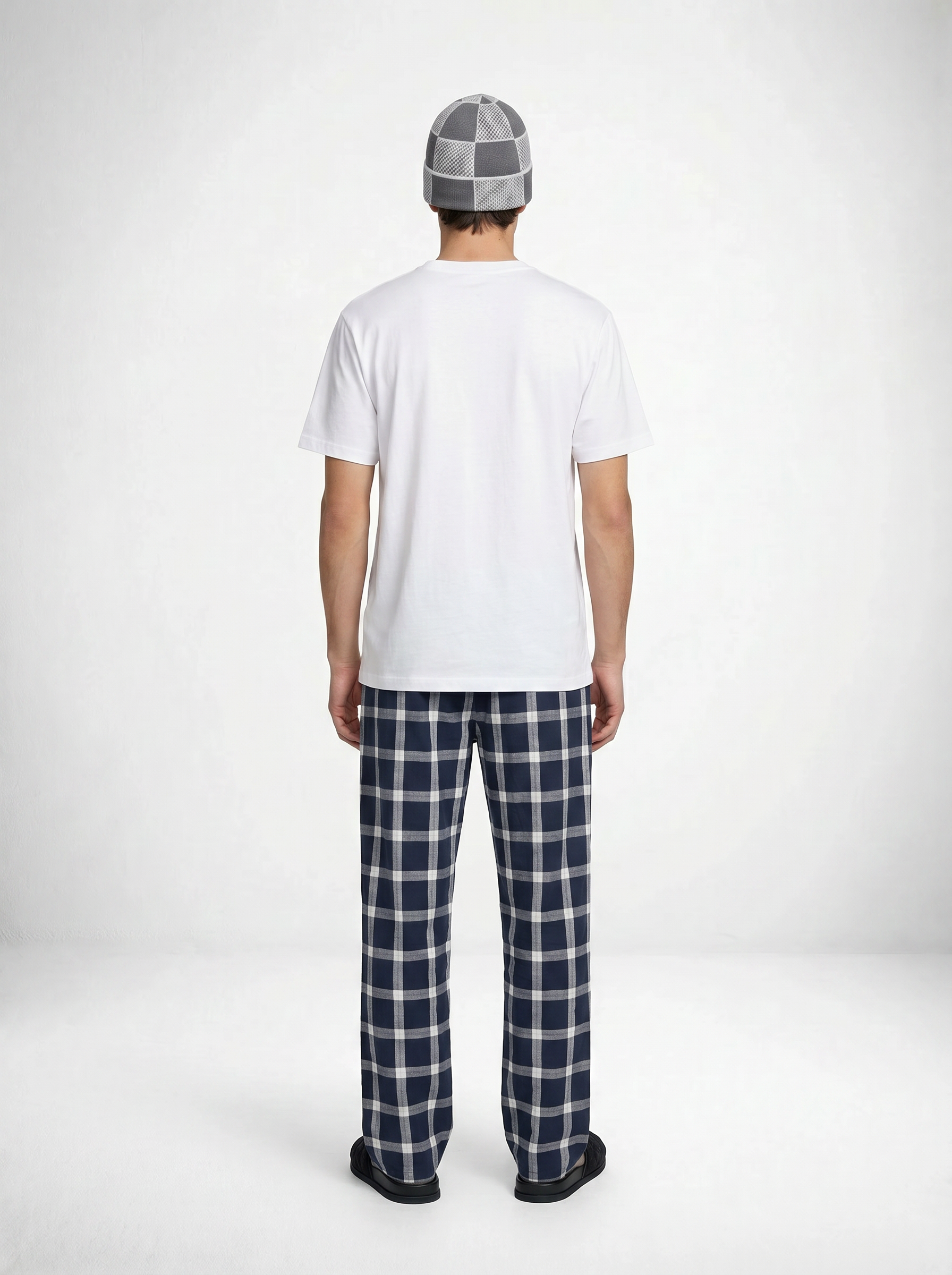 I need a hug T-shirt – statement merch från Season