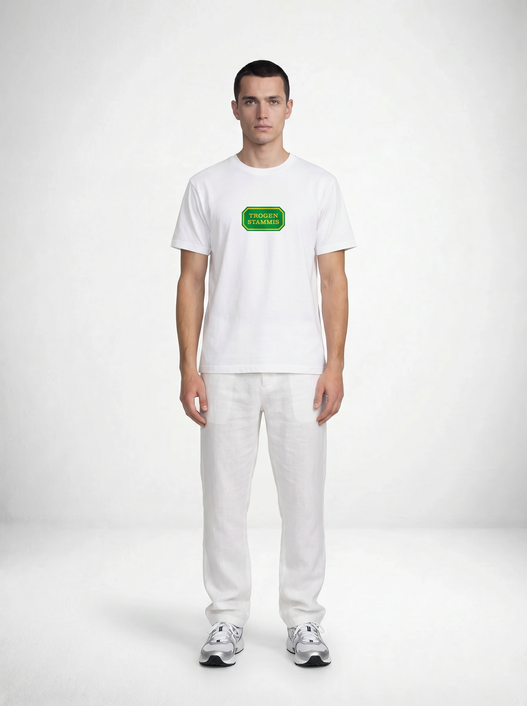 Trogen stammis T-shirt – statement merch från Season