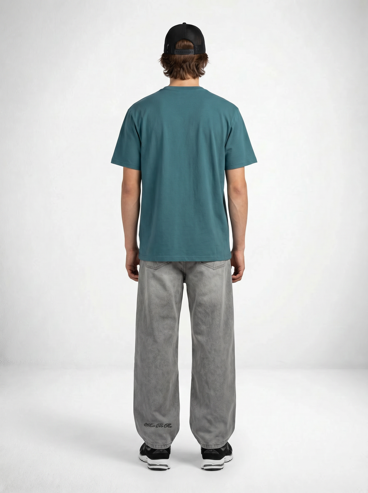 Trogen stammis T-shirt – statement merch från Season