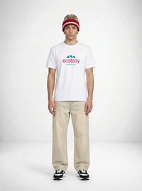 Natural feeling T-shirt – statement merch från Season