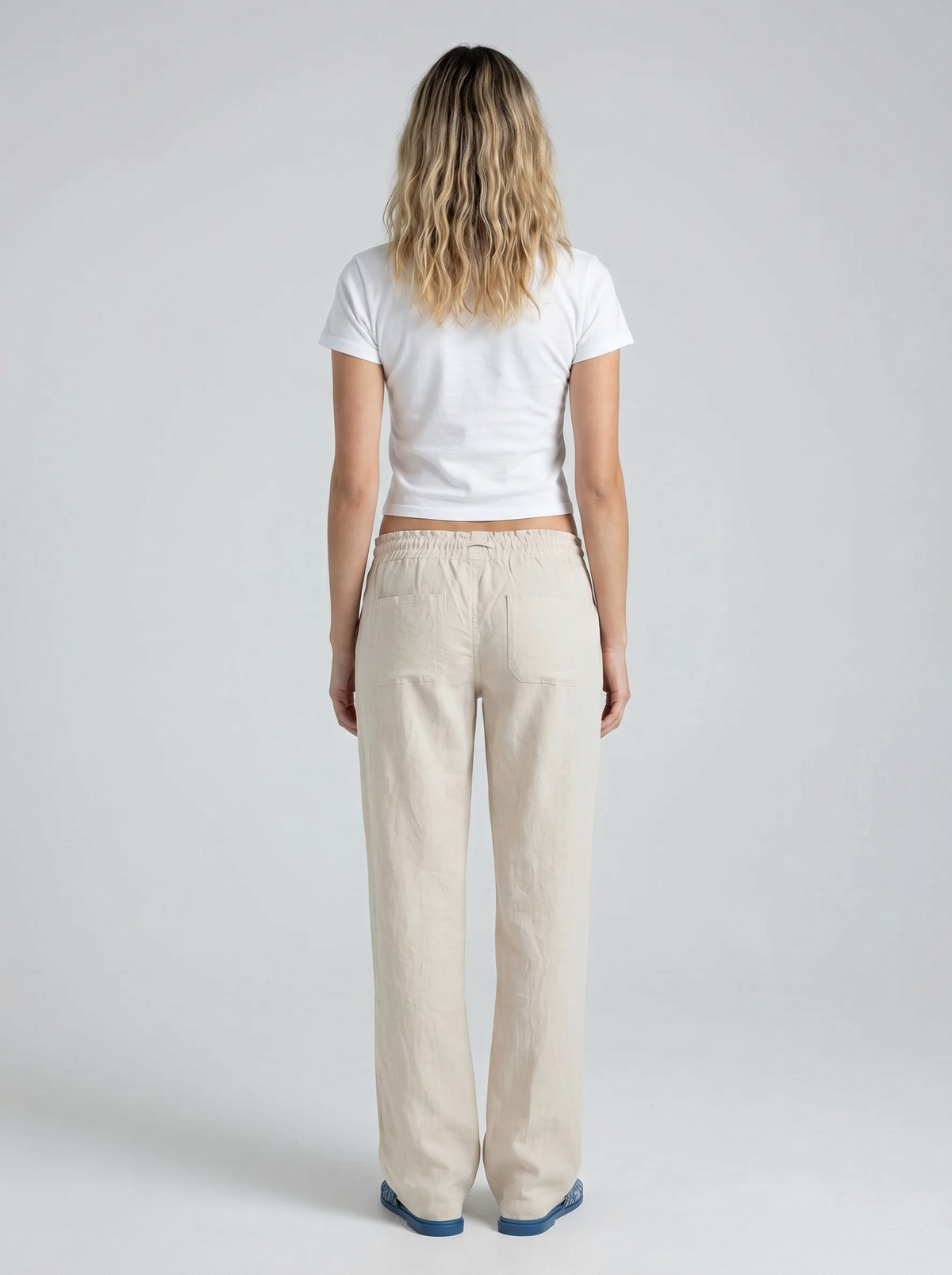 Out of town Baby tee – statement merch från Season
