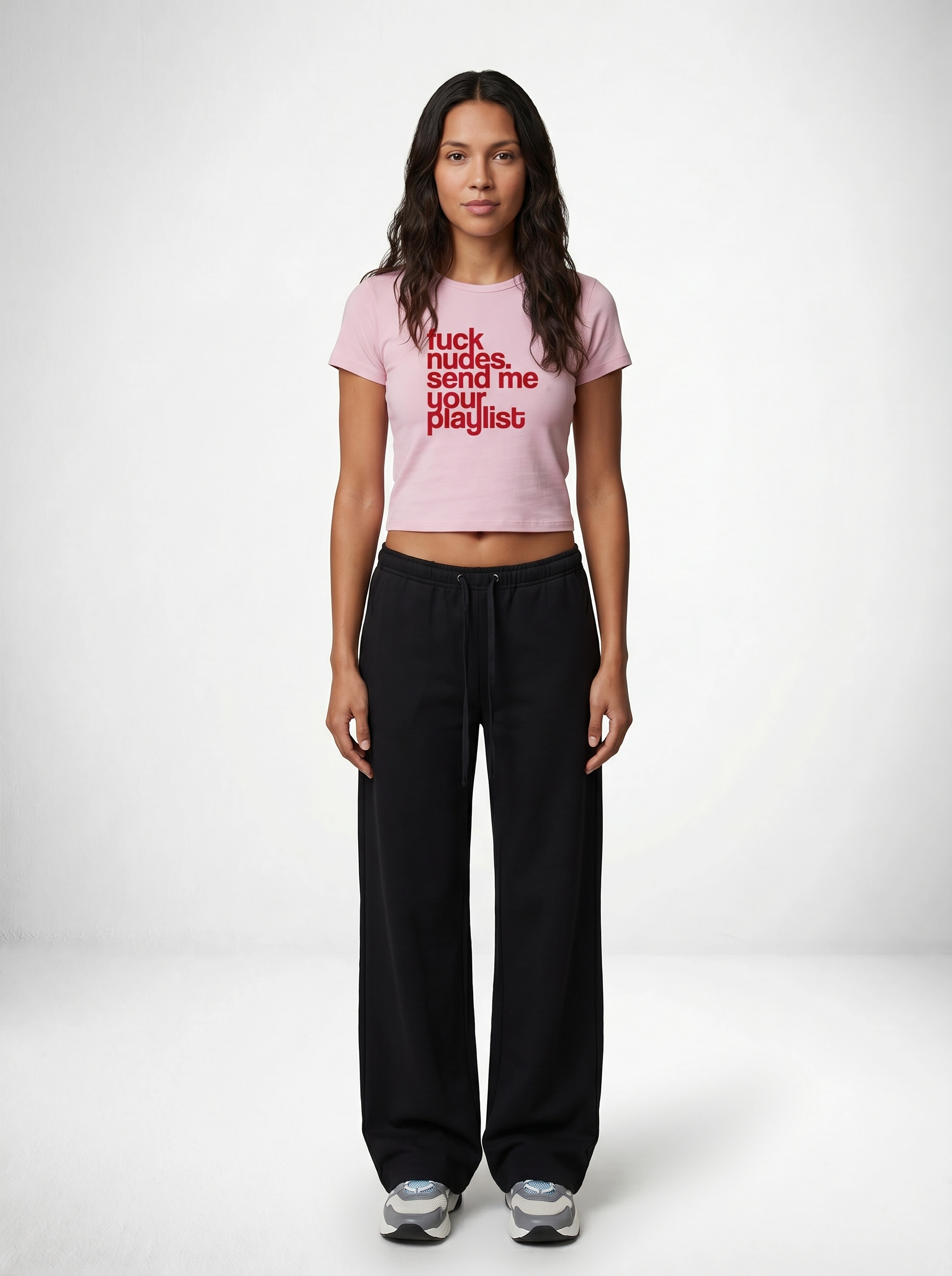 Your playlist baby tee – statement merch från Season
