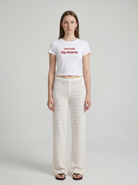 Big dreams Baby tee – statement merch från Season